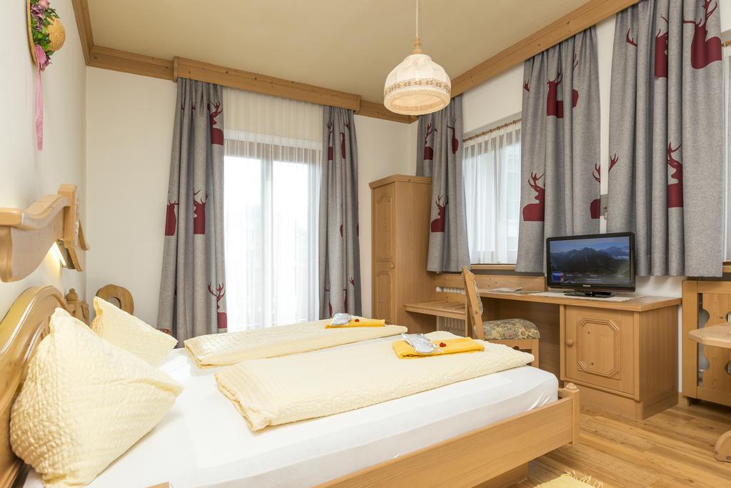 Landhotel Tharerwirt ヴァルダーオラ エクステリア 写真