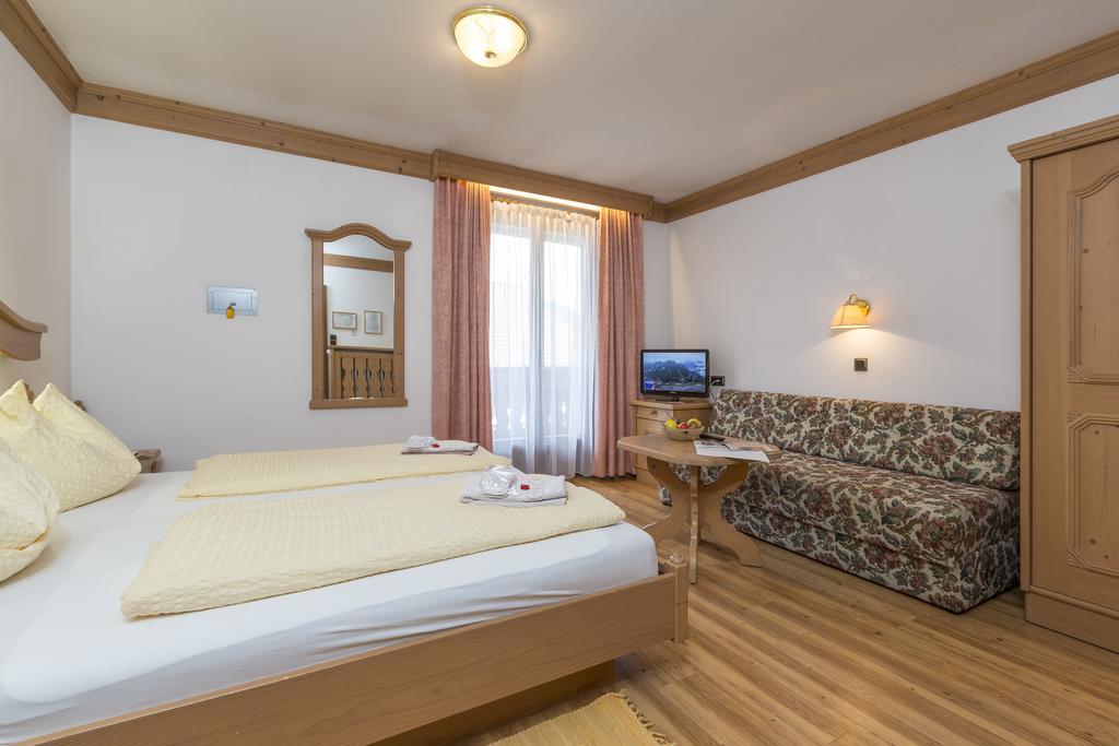 Landhotel Tharerwirt ヴァルダーオラ エクステリア 写真