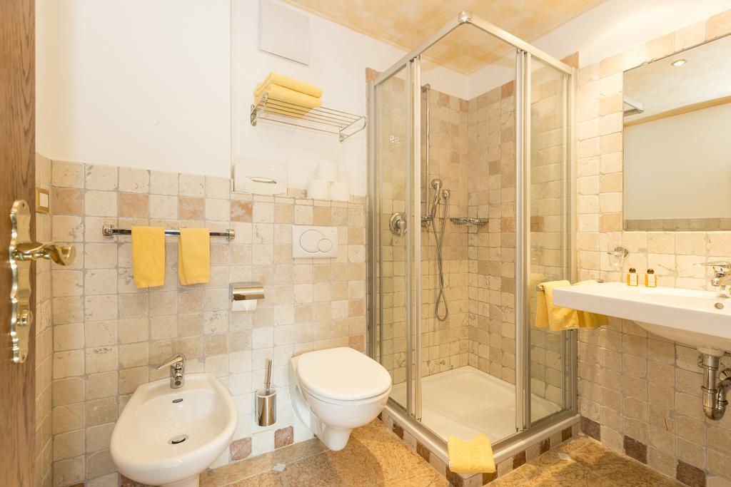 Landhotel Tharerwirt ヴァルダーオラ エクステリア 写真